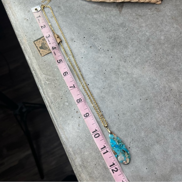 Natural stone necklace on gold tone chain - Picture 11 of 13